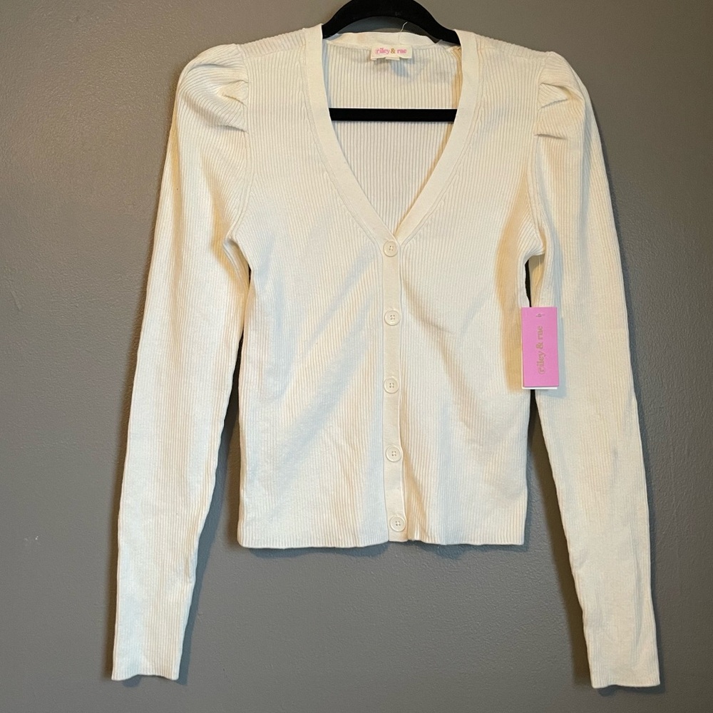 NWT Riley & Rae Sz Med Women’s Antique White Cardigan V-neck Sweater Top Rt $89!